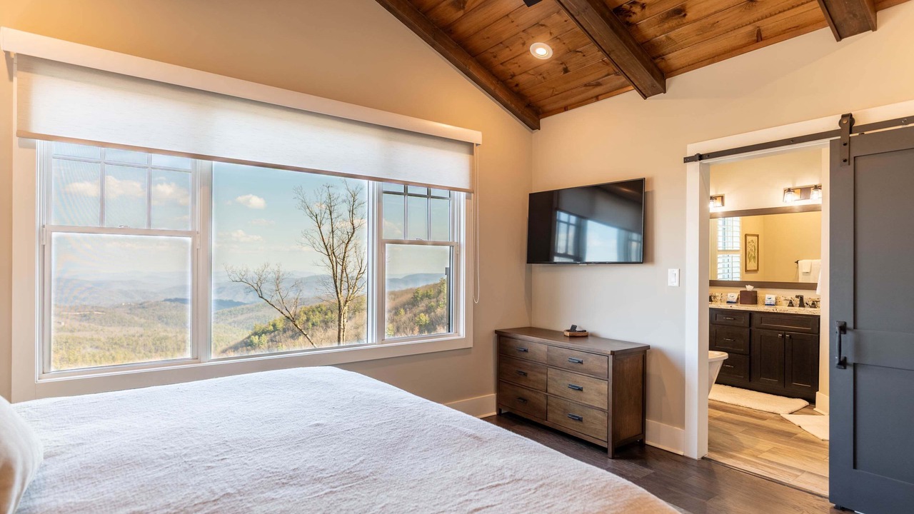 Photo of Bedroom in Lenoir