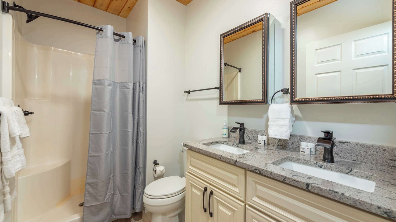 Photo of Bathroom in Hendersonville
