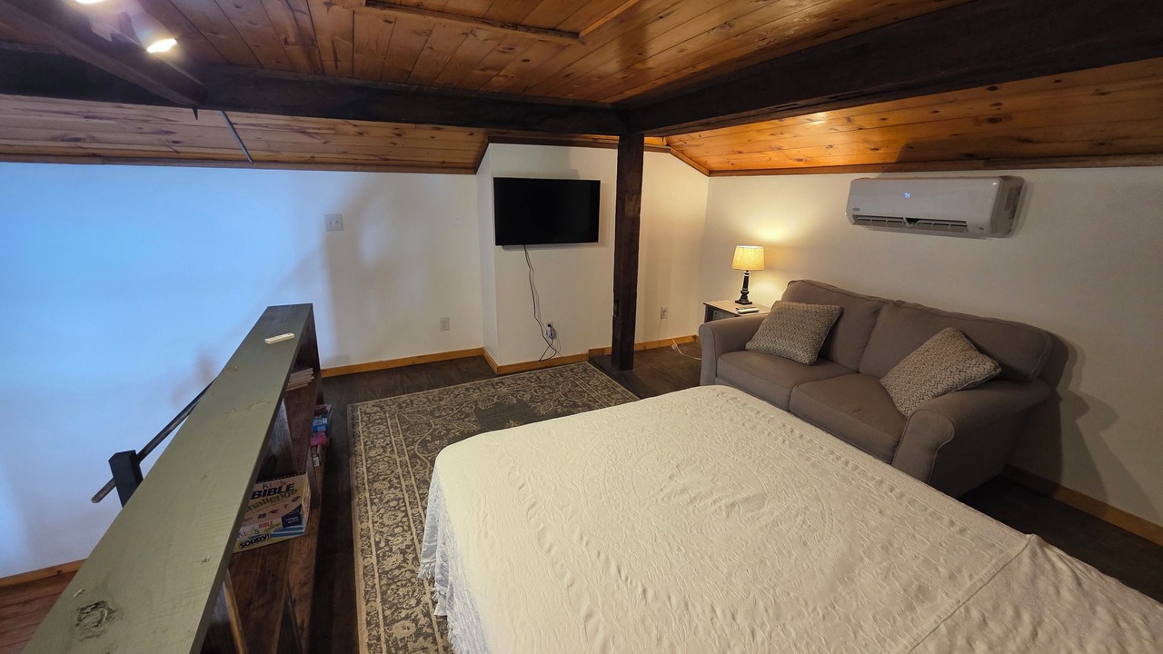 Photo of Bedroom in Vevay