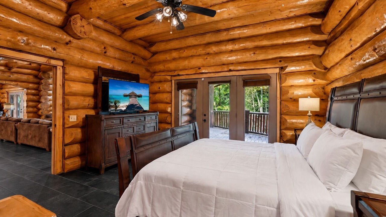 Photo of Bedroom in Pittman Center