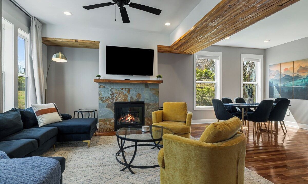Photo of Livingroom in Woodfin