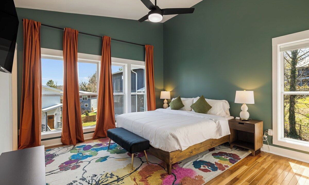 Photo of Bedroom in Woodfin