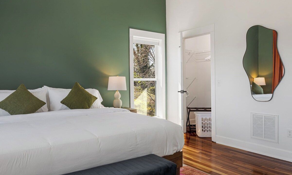 Photo of Bedroom in Woodfin
