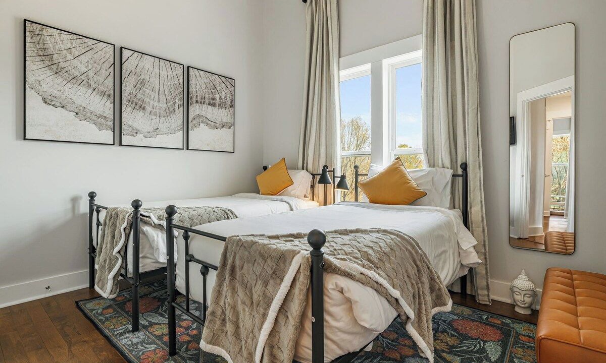 Photo of Bedroom in Woodfin