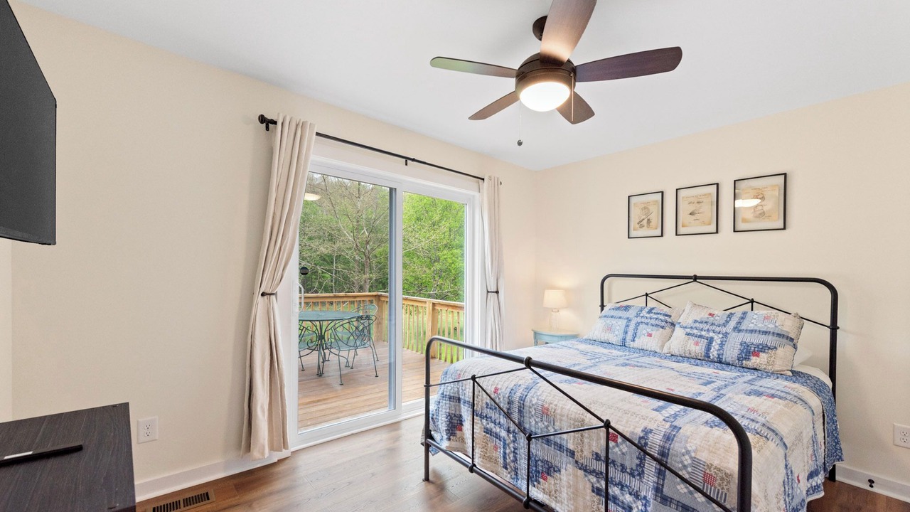 Photo of Bedroom in Lansing
