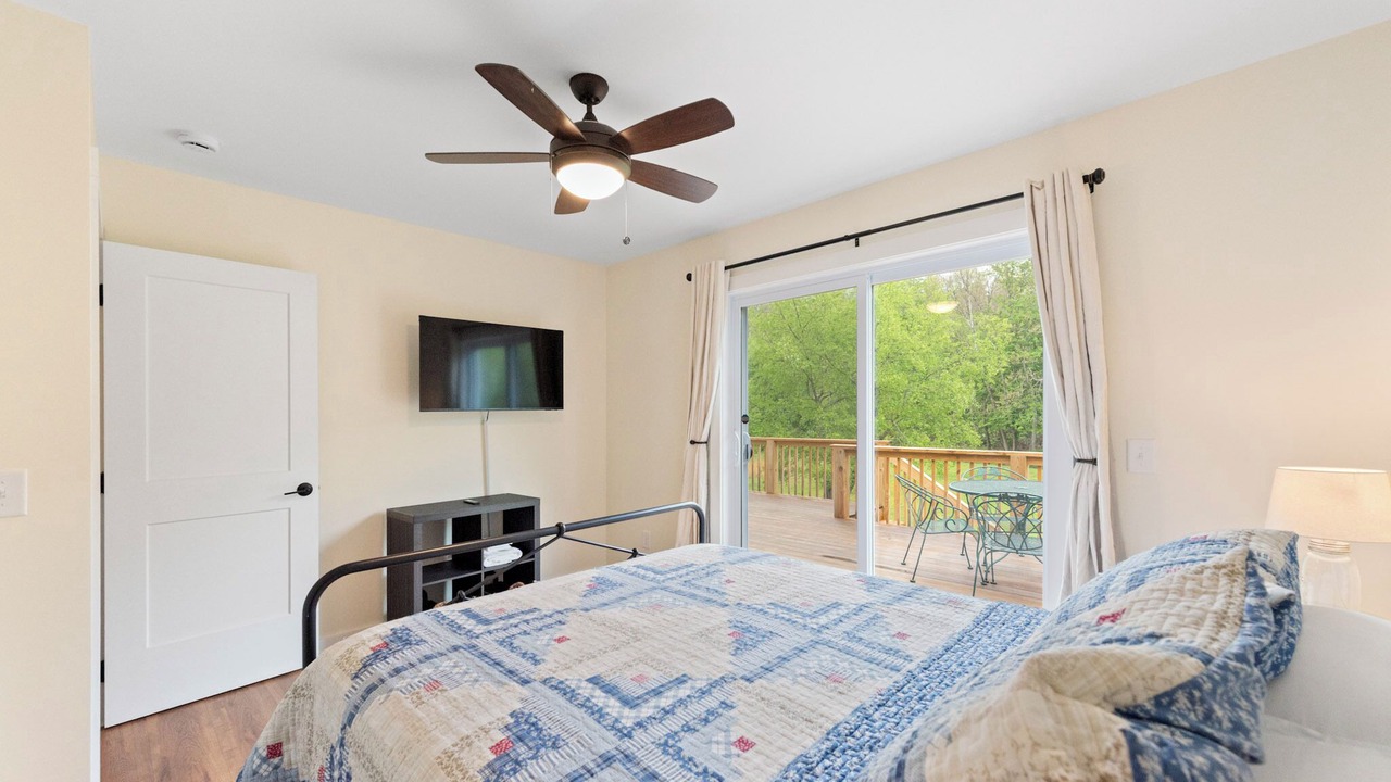 Photo of Bedroom in Lansing