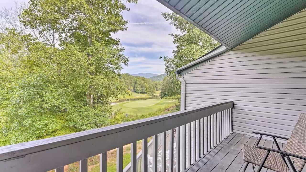 Photo of Patio Balcony in Lake Lure