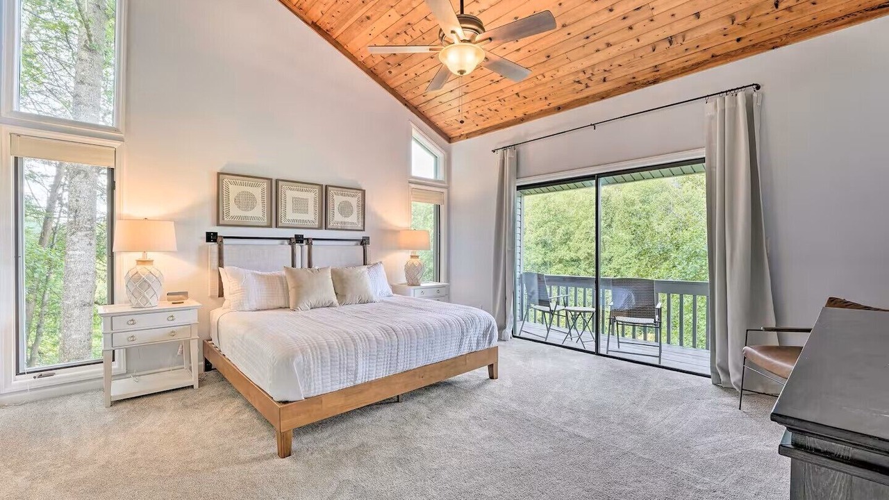 Photo of Patio Balcony in Lake Lure