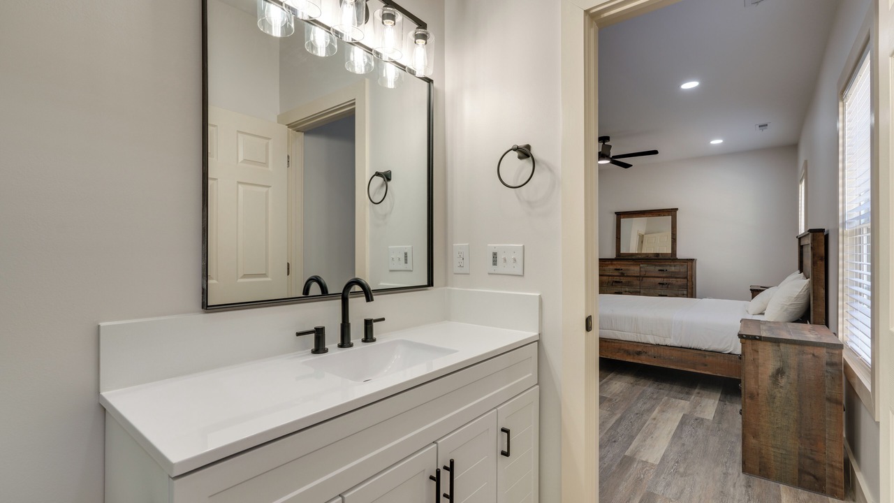 Photo of Bathroom in Banner Hill