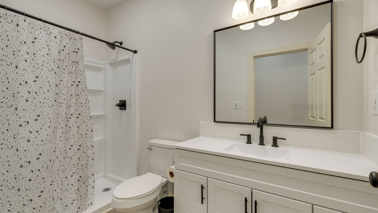Photo of Bathroom in Banner Hill