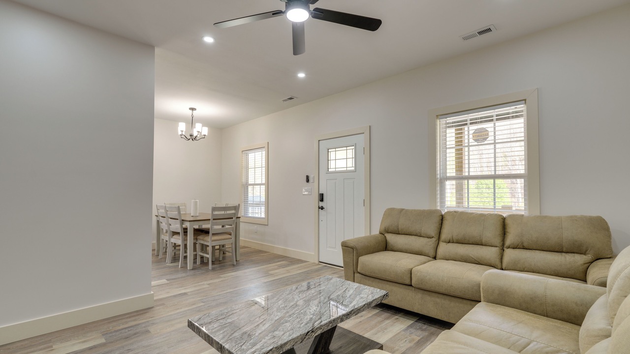 Photo of Livingroom in Banner Hill