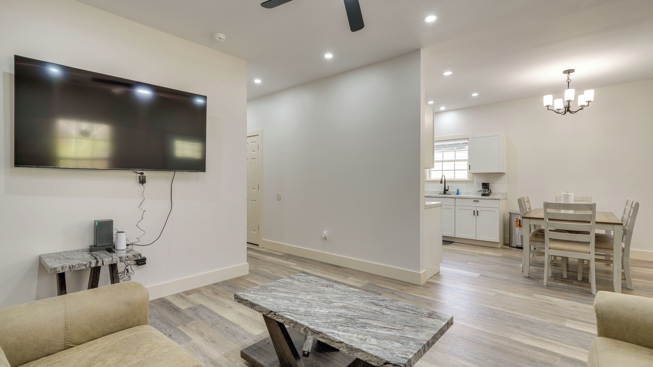 Photo of Livingroom in Banner Hill