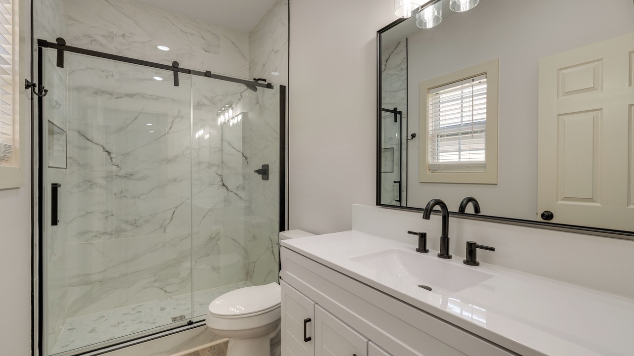 Photo of Bathroom in Banner Hill