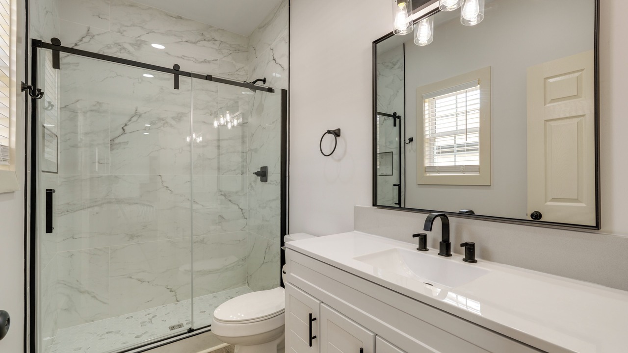 Photo of Bathroom in Banner Hill