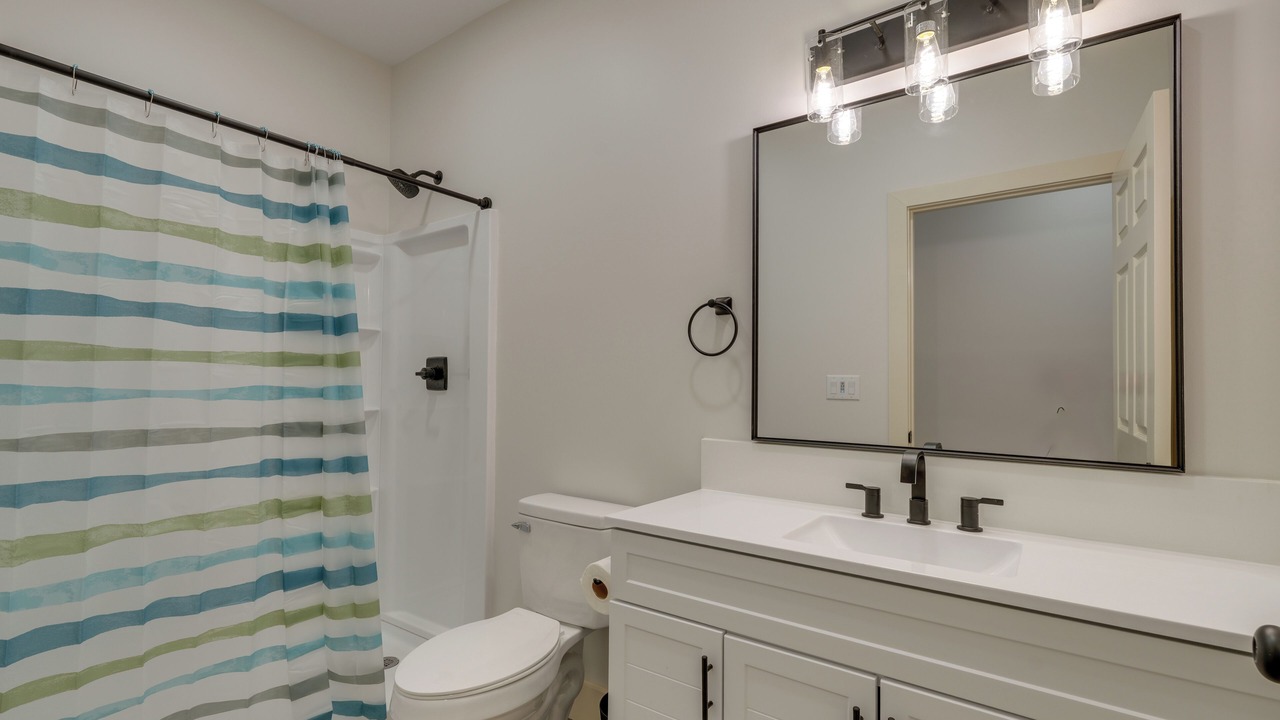 Photo of Bathroom in Banner Hill