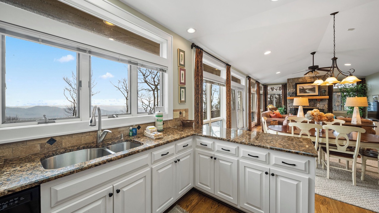 Photo of Bedroom in Blowing Rock