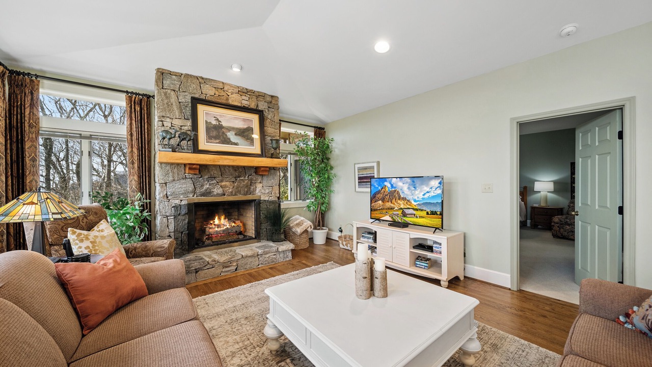 Photo of Livingroom in Blowing Rock