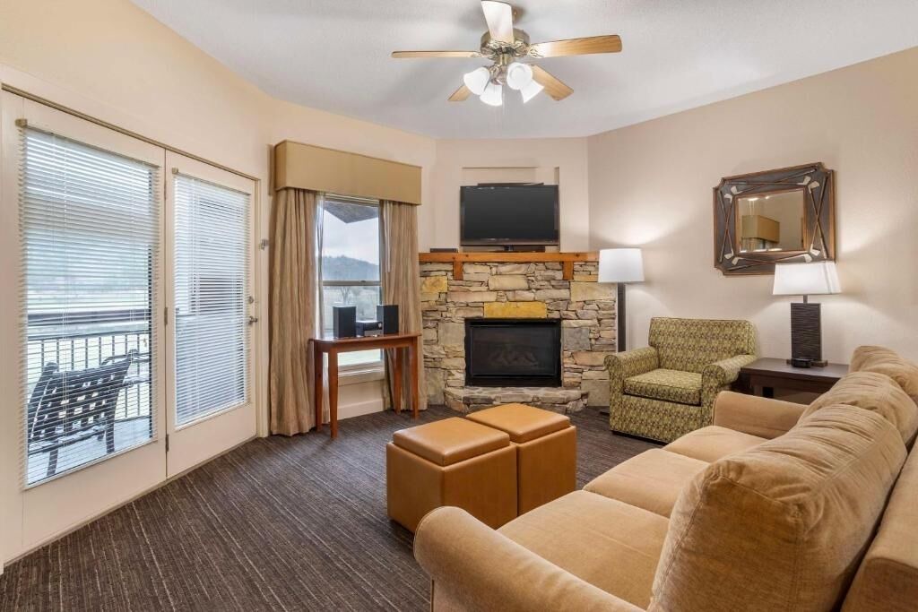 Photo of Livingroom in Pittman Center