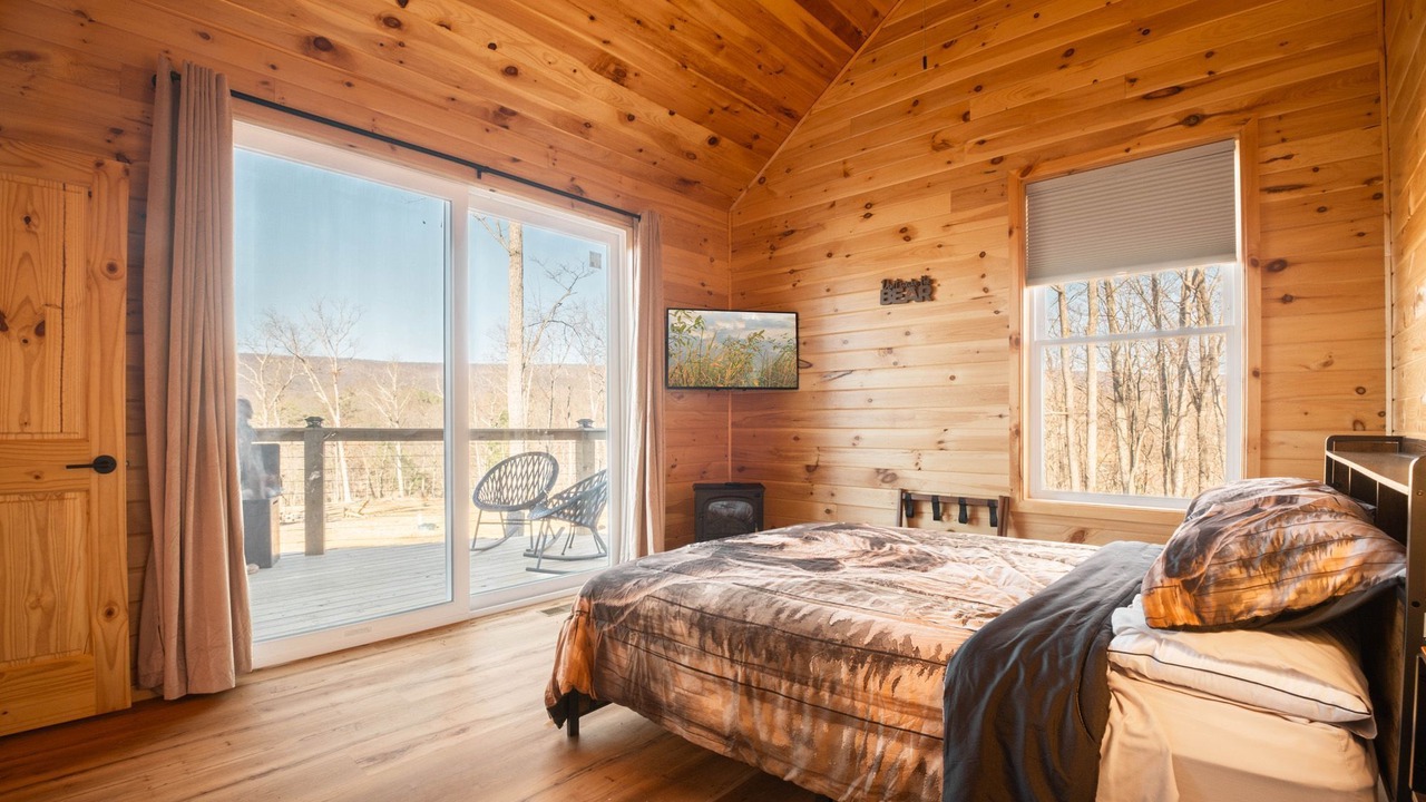 Photo of Bedroom in Berkeley Springs