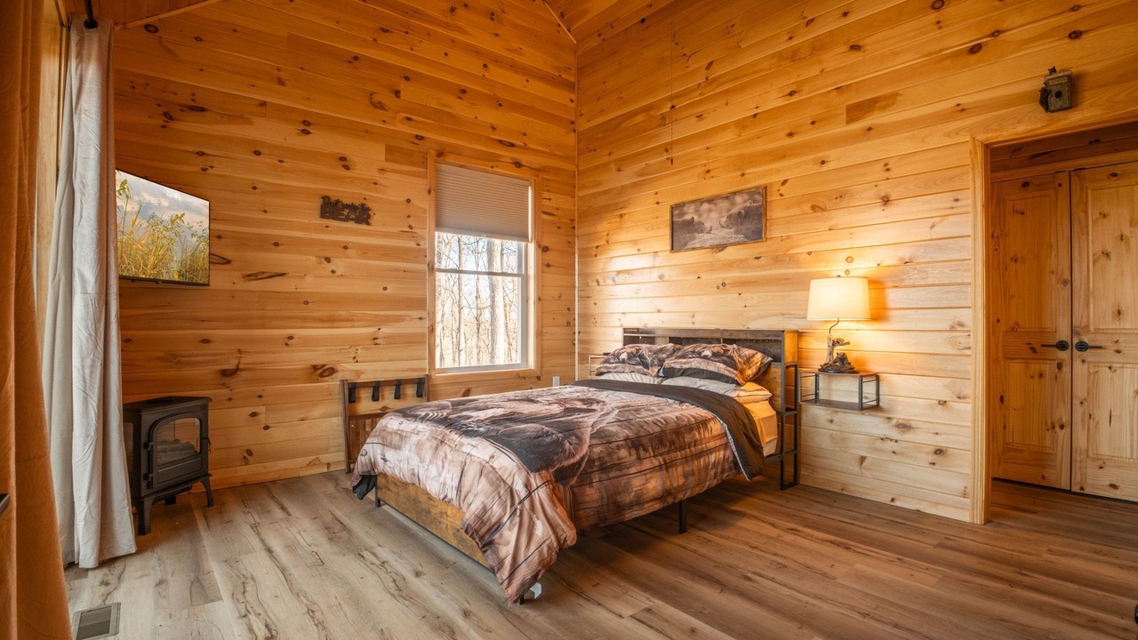 Photo of Bedroom in Berkeley Springs