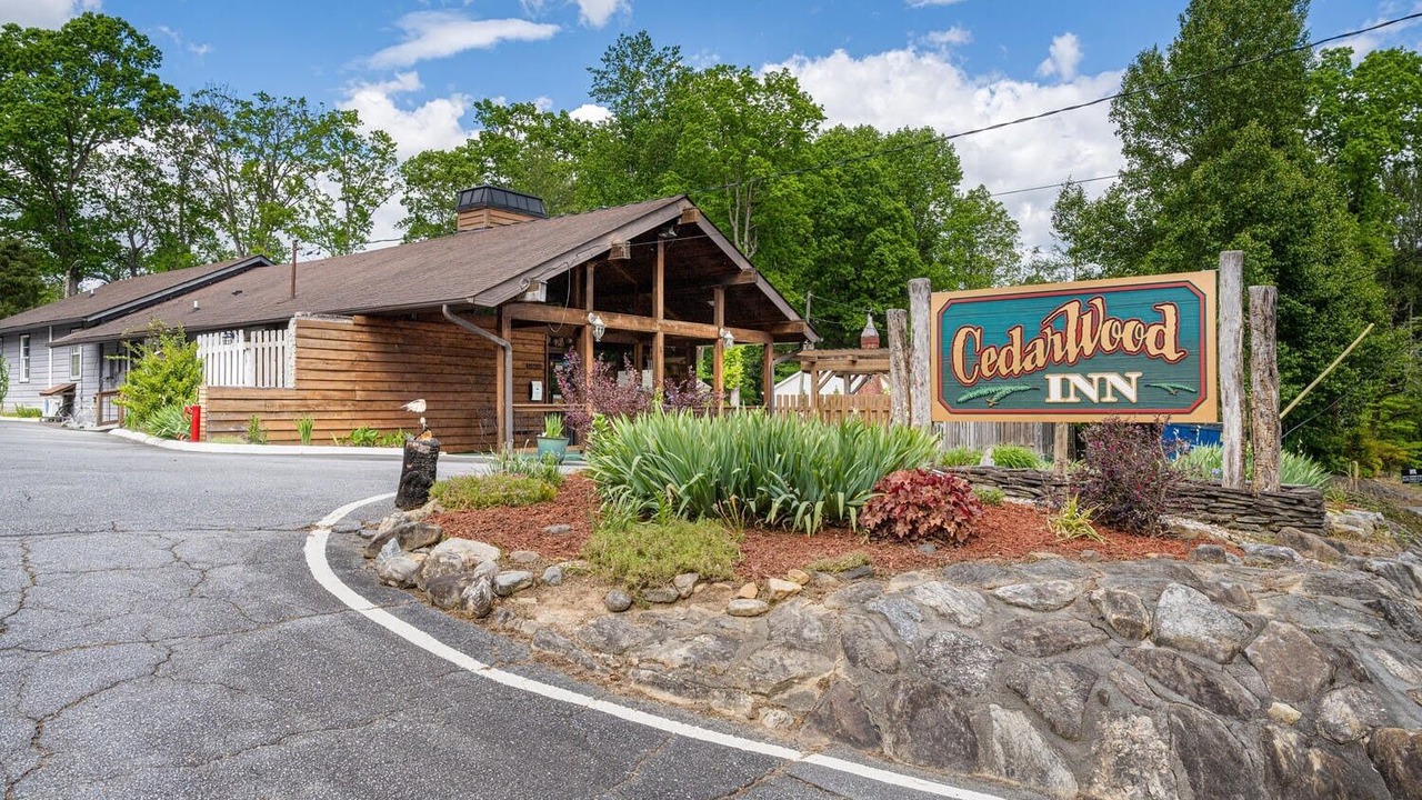 Photo of Outdoor in Hendersonville