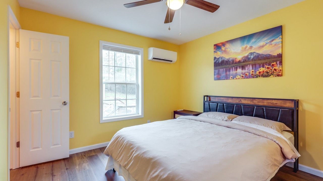 Photo of Bedroom in Ashland