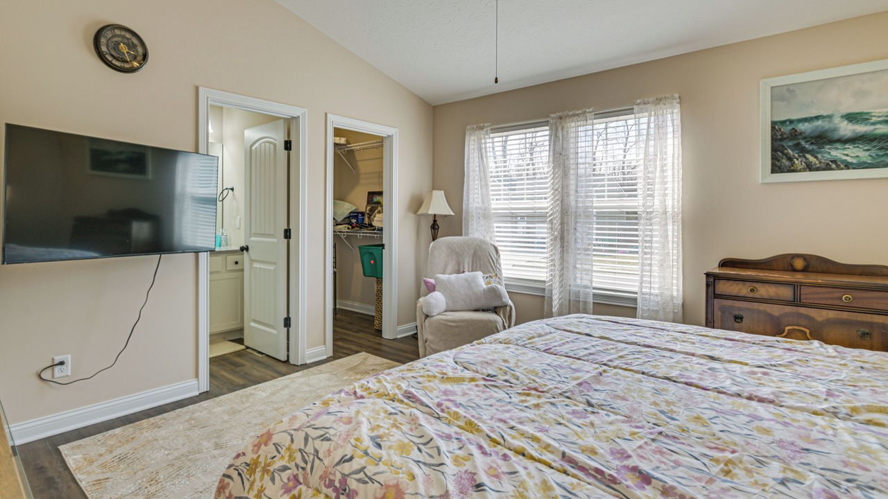 Photo of Bedroom in Crittenden
