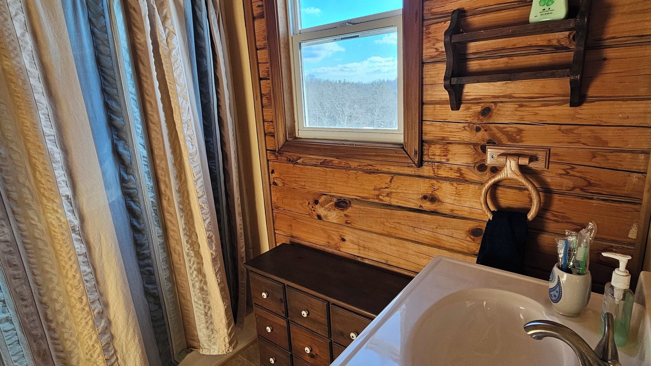 Photo of Bathroom in Frenchburg