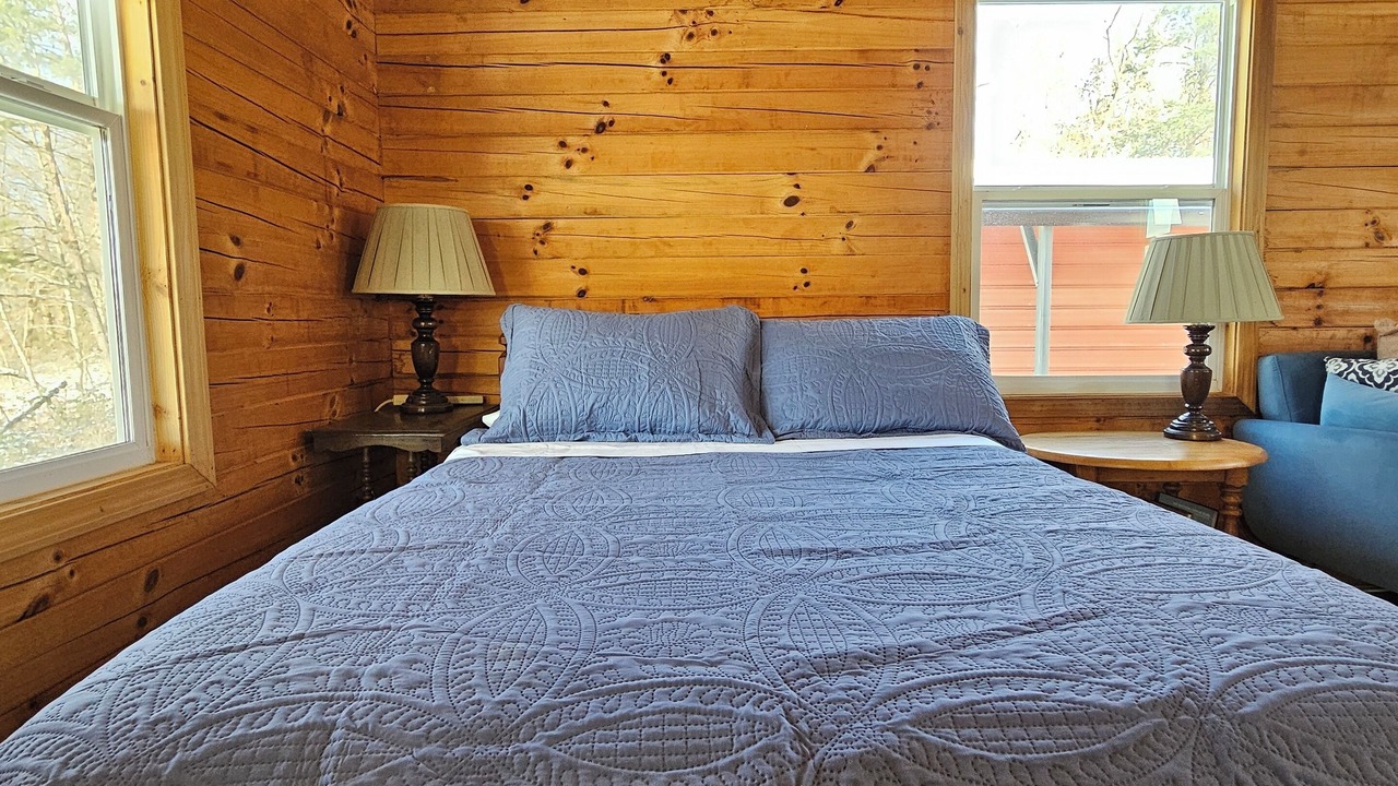 Photo of Bedroom in Frenchburg