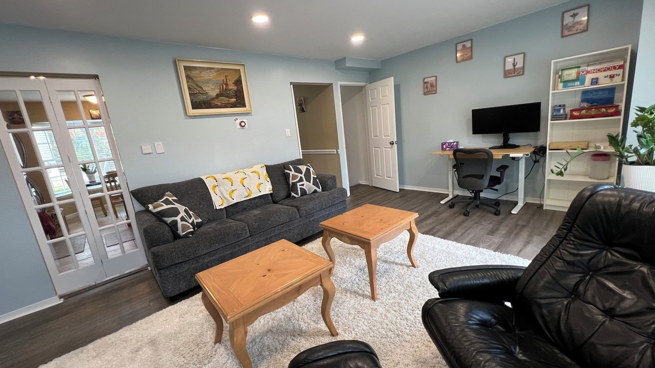 Photo of Livingroom in Gaithersburg
