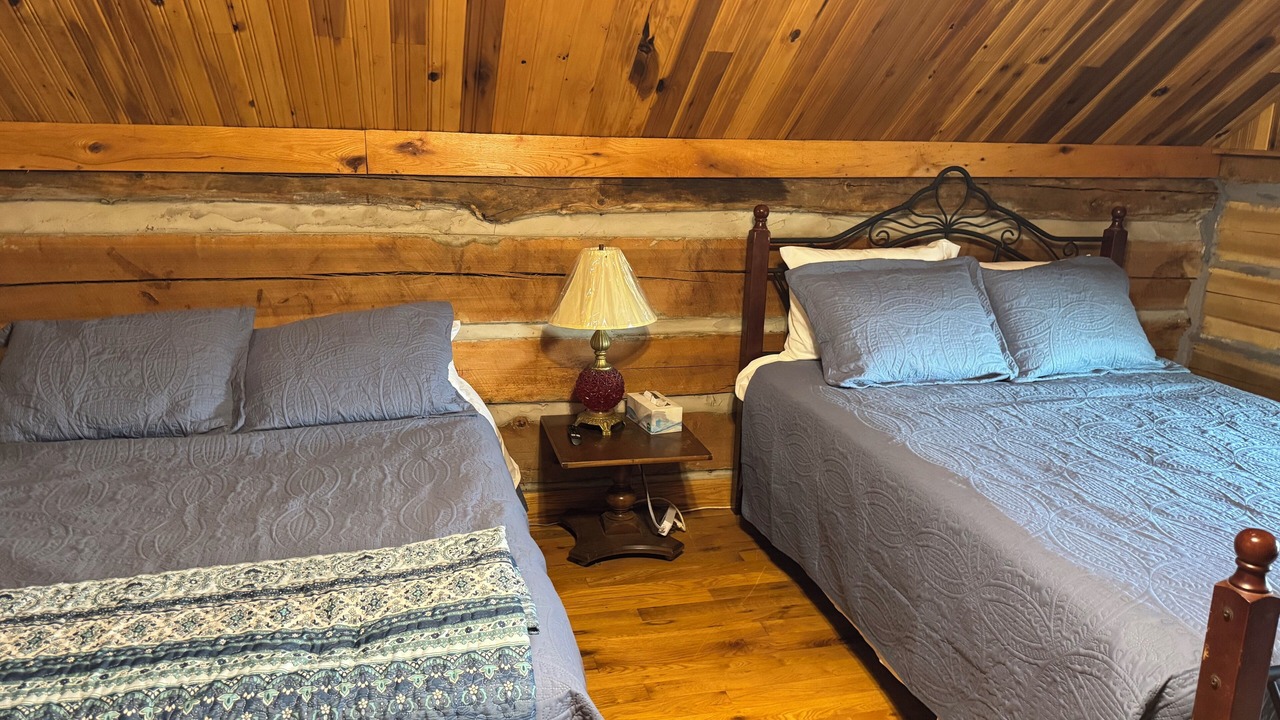 Photo of Bedroom in Frenchburg