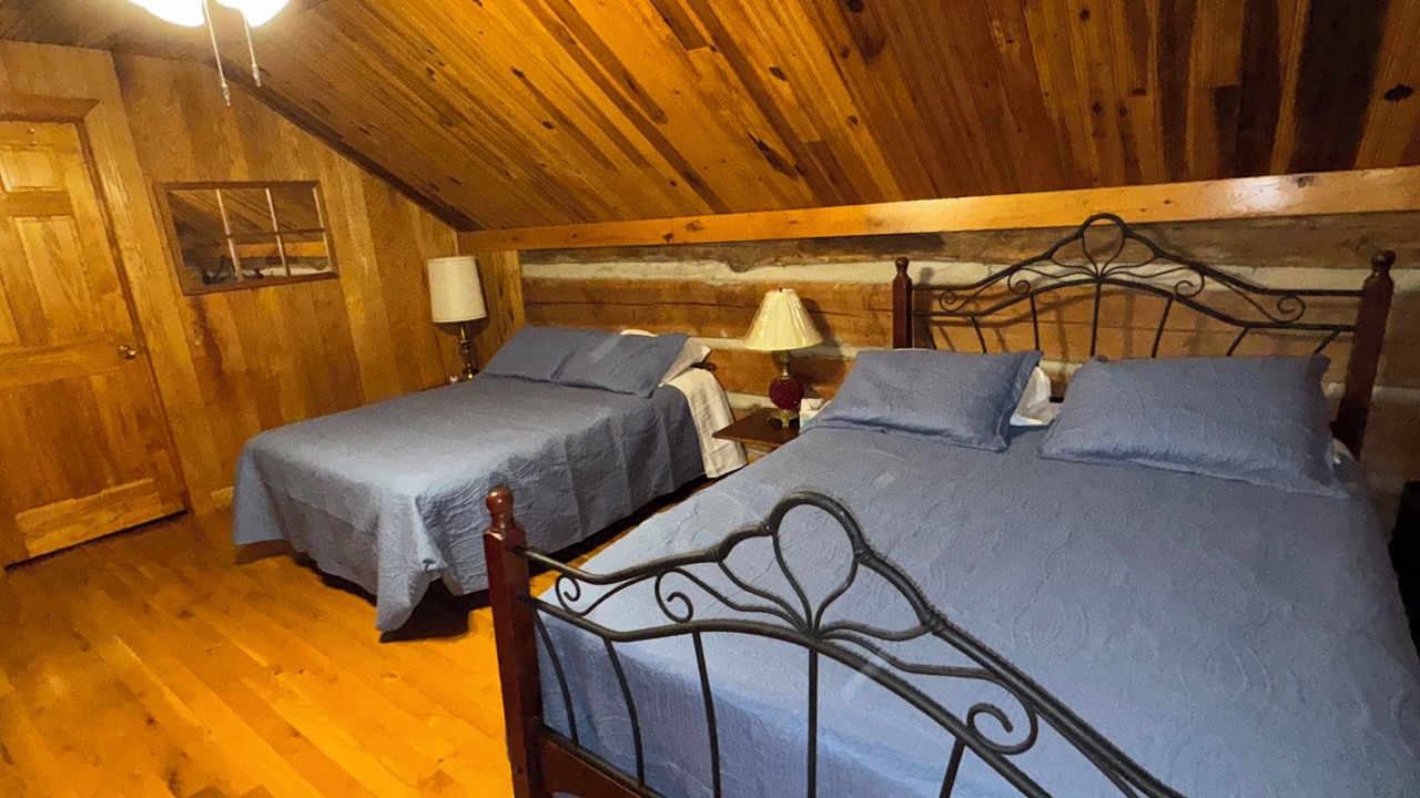 Photo of Bedroom in Frenchburg