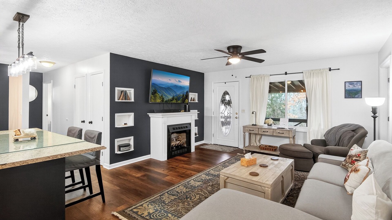 Photo of Livingroom in Johnson City