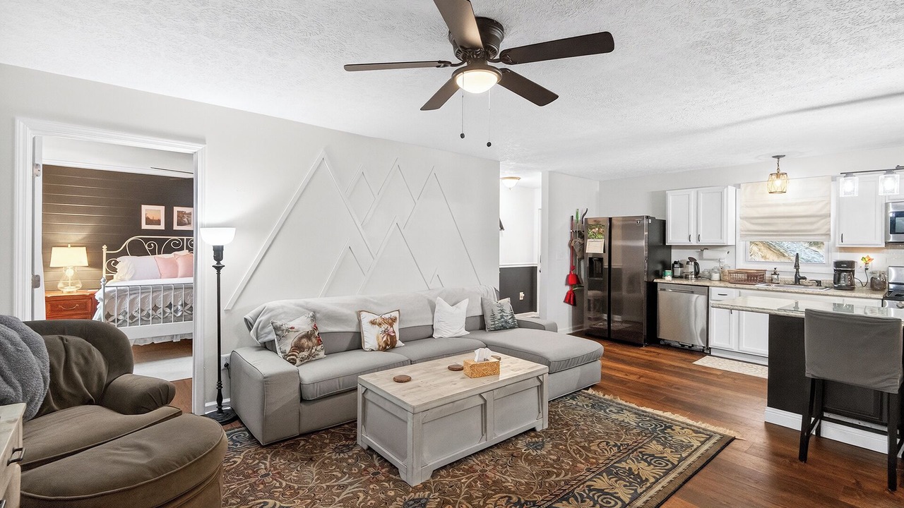 Photo of Livingroom in Johnson City