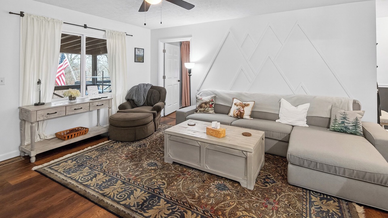 Photo of Livingroom in Johnson City