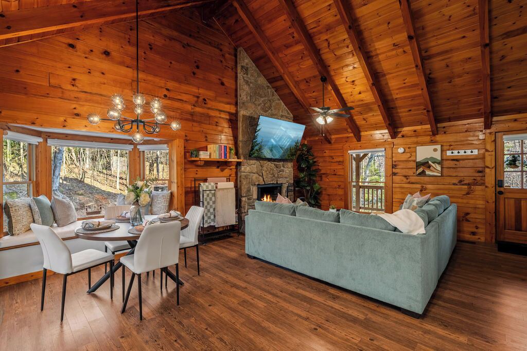Photo of Livingroom in Sevierville