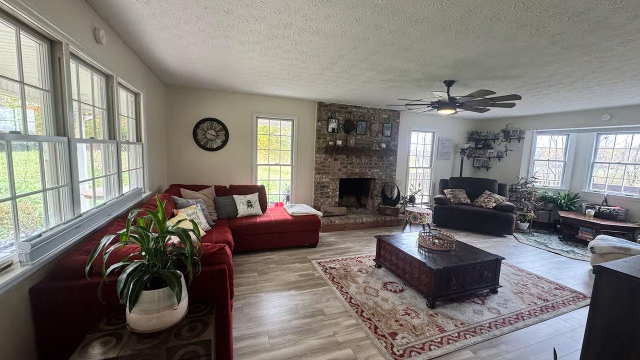 Photo of Livingroom in Jonesborough