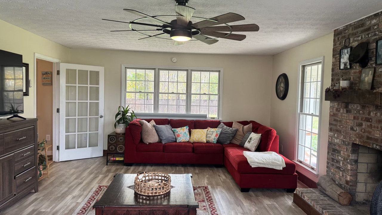 Photo of Livingroom in Jonesborough