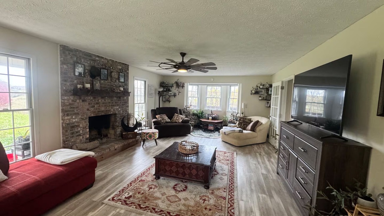 Photo of Livingroom in Jonesborough