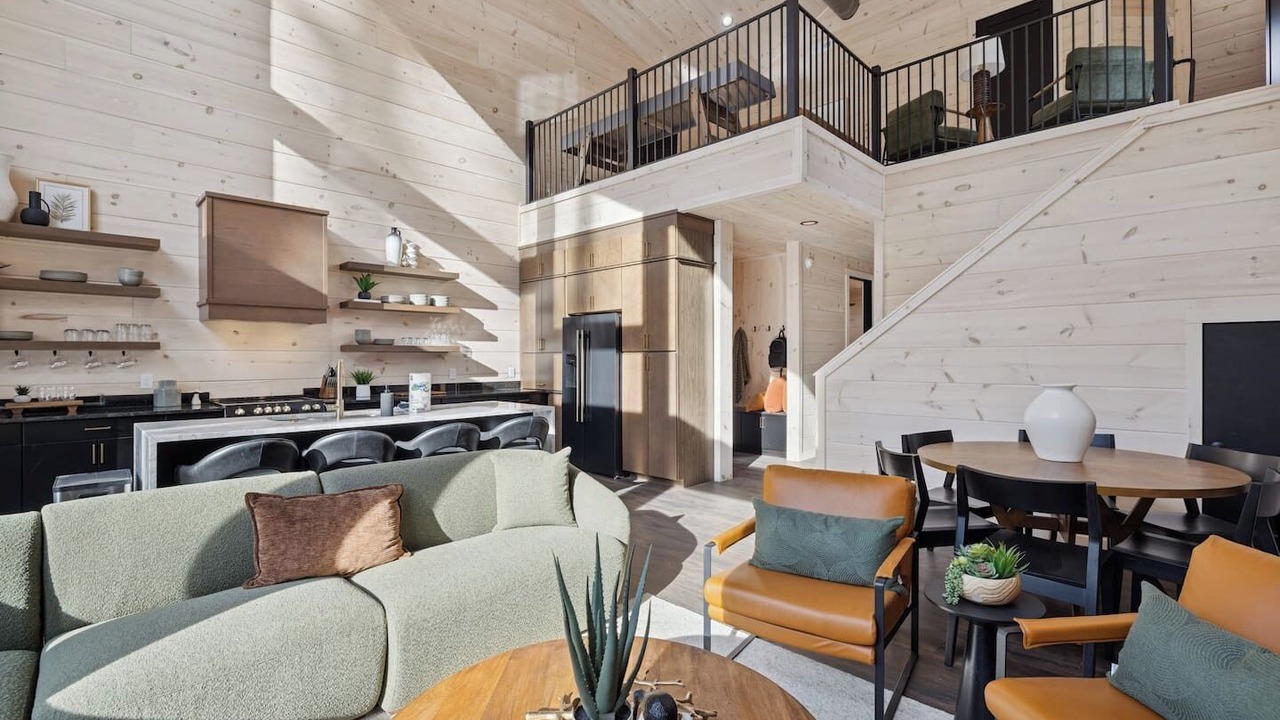 Photo of Livingroom in Pittman Center