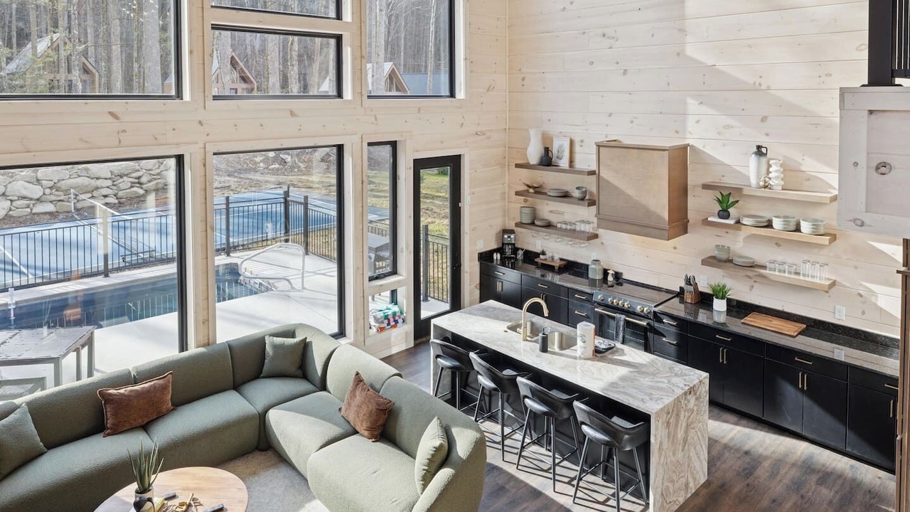 Photo of Livingroom in Pittman Center