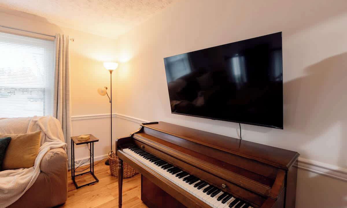 Photo of Livingroom in Johnson City