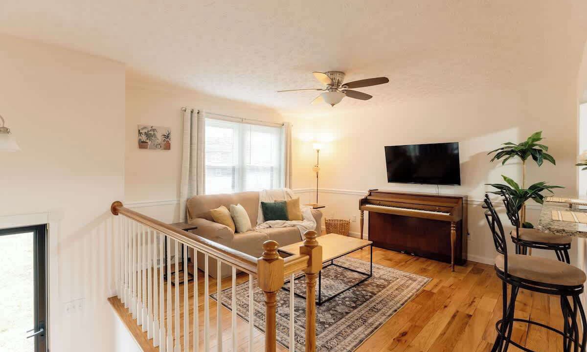 Photo of Livingroom in Johnson City