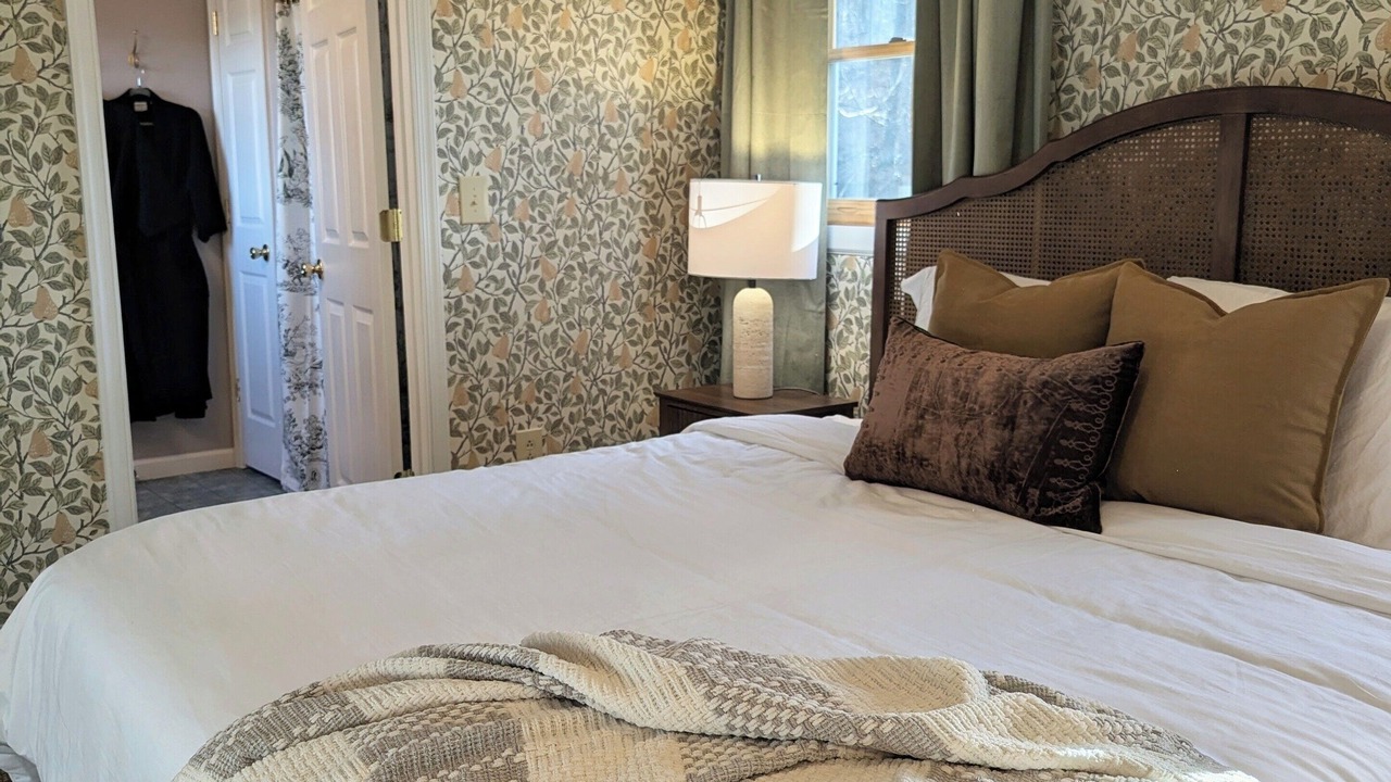 Photo of Bedroom in Berkeley Springs
