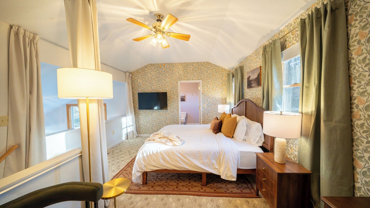 Photo of Bedroom in Berkeley Springs