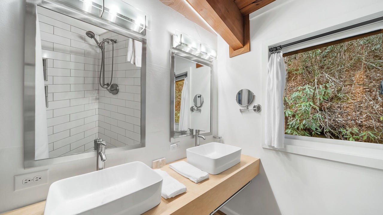 Photo of Bathroom in Lenoir