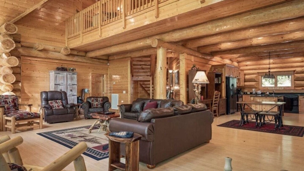 Photo of Livingroom in Pittman Center