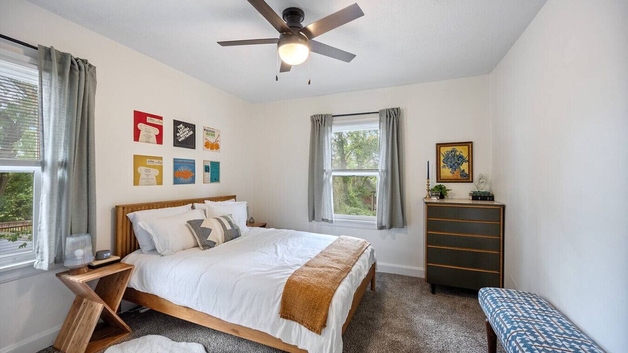 Photo of Bedroom in Roselawn Finance