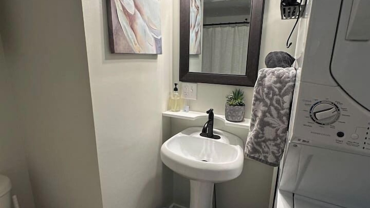 Photo of Bathroom in New Oxford