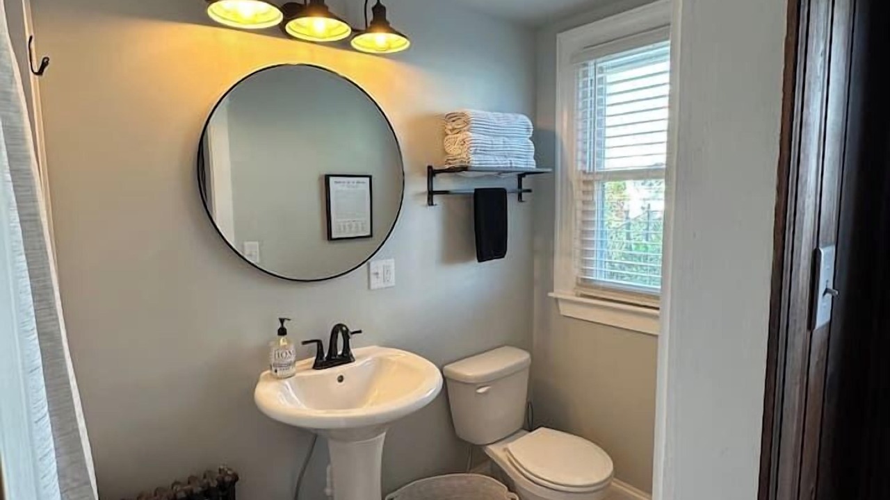 Photo of Bathroom in New Oxford